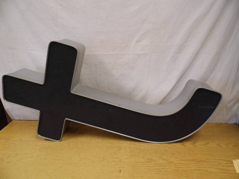 lot 137 image: LED Letter t