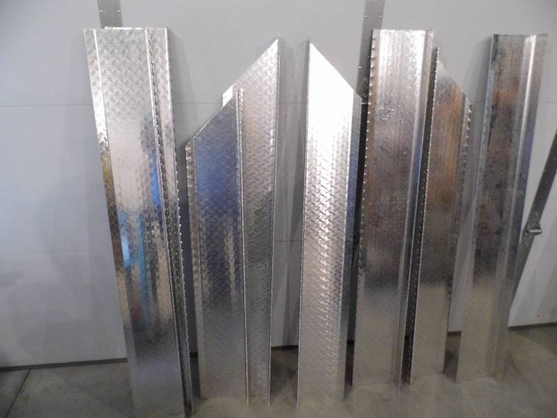 lot 159 image: Lot of Diamond Plate