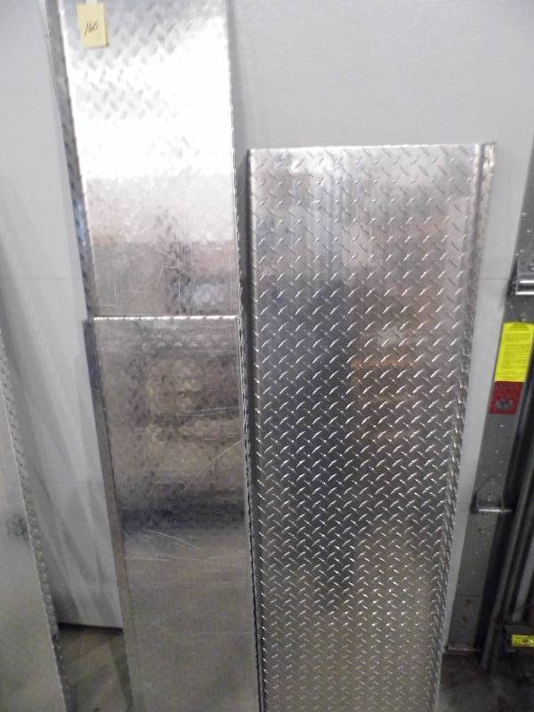 lot 160 image: Lot of Diamond Plate