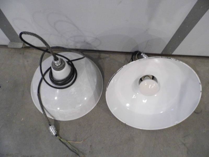 lot 162 image: Lot of 2 Hanging Lights
