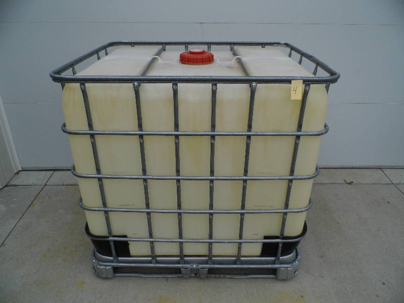 lot 167 image: 250 Gallon Tank