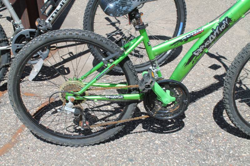 lot 8 image: Revolution Brand Bicycle Model Aveco Assault Tire Size 24