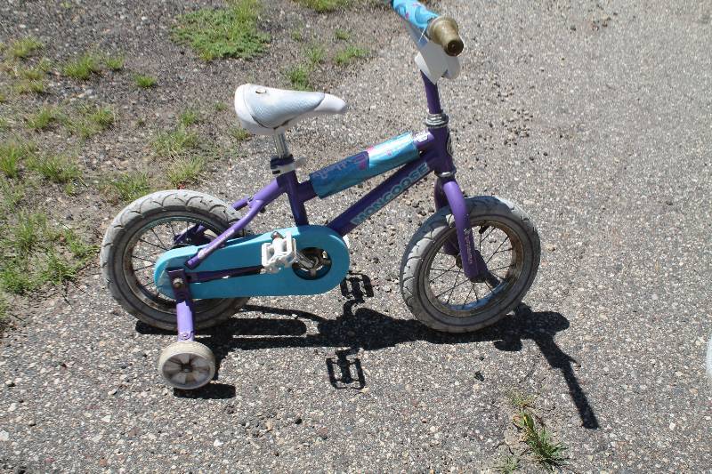 lot 12 image: MONGOOS Brand Bicycle For Little Girl