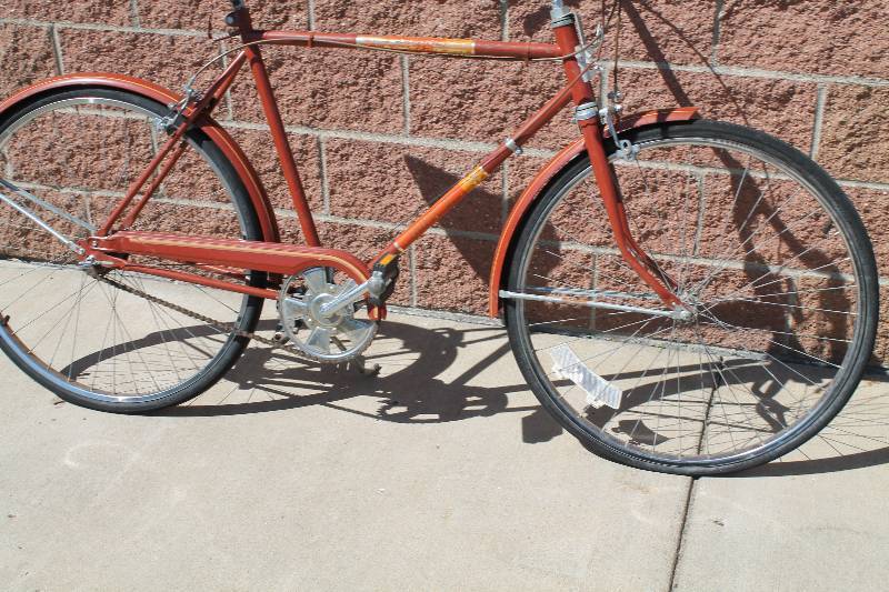 lot 22 image: HUFFY  Brand Bicycle Model 3 Classic 26 Tires