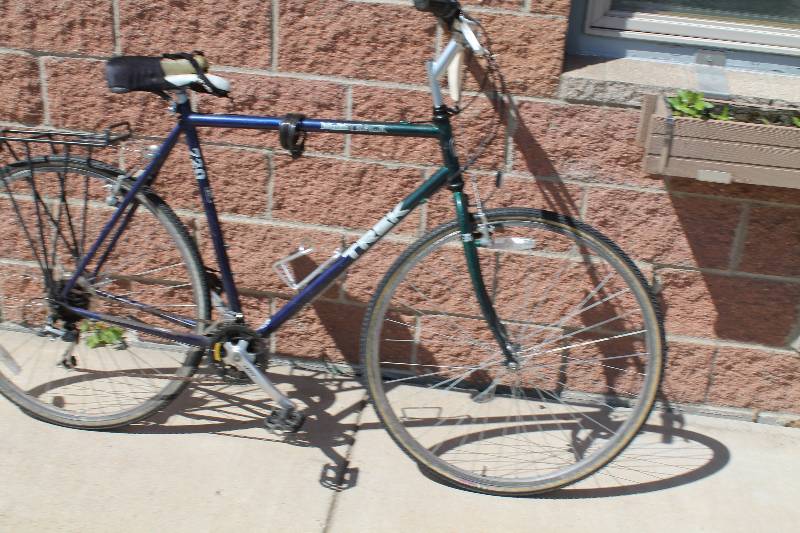 lot 24 image: TREK Brand Bicycle Model Multi Track 26 Tire Size