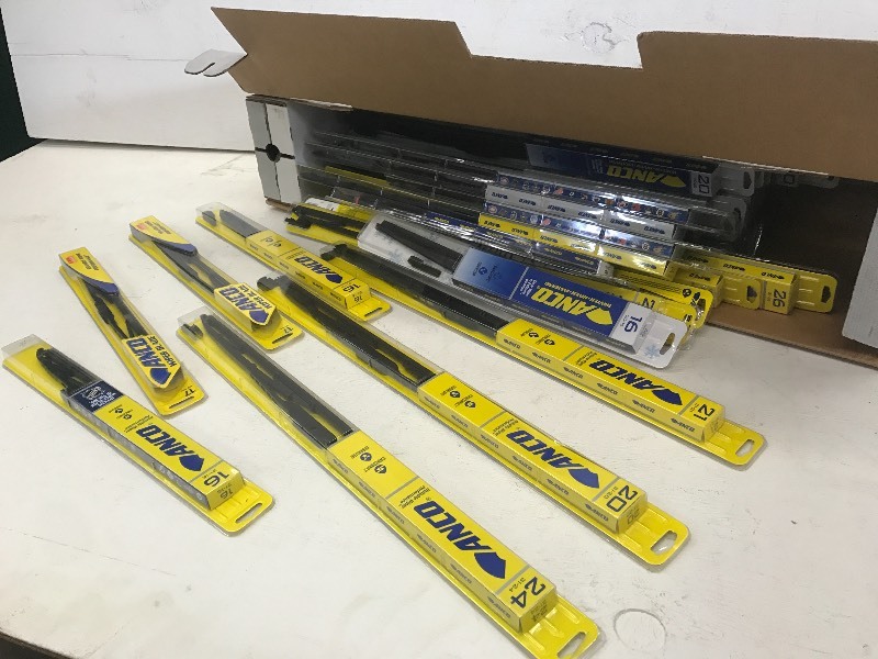Huge Lot Of Assorted New Windshield...
