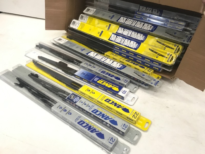 Huge Lot Of Assorted New Windshield...