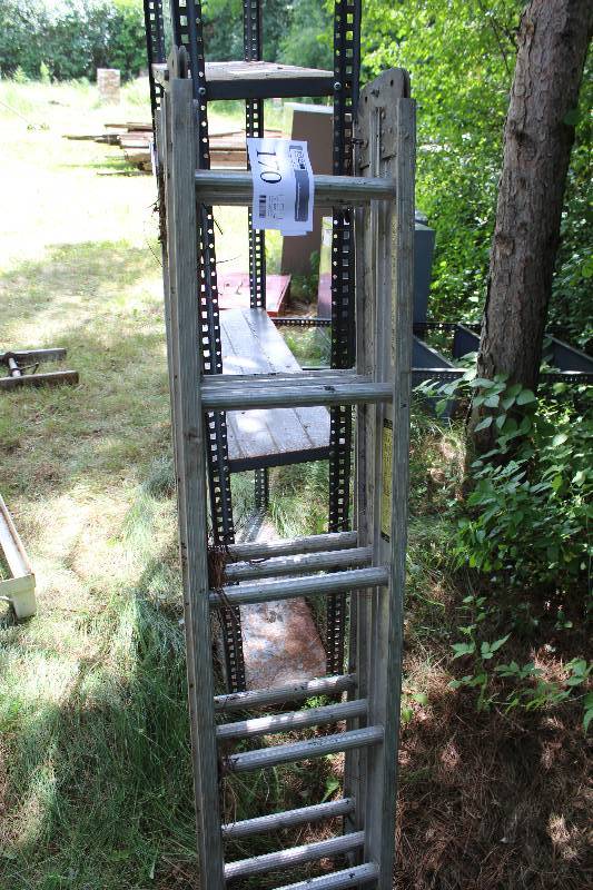 Louisville 5-15ft. Aluminum Extension Ladder