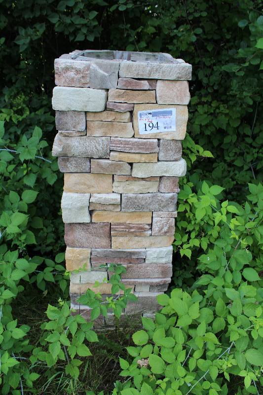 Stone Pillar Faade