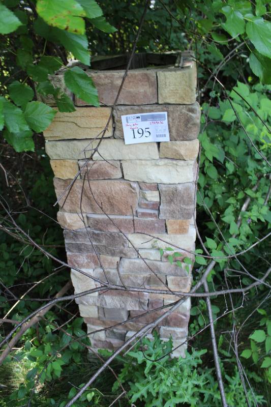 Stone Pillar Faade