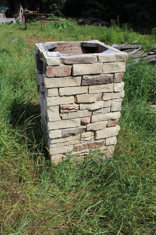 Stone Pillar Faade