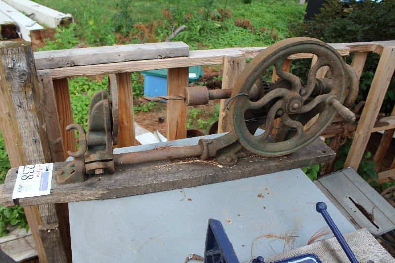 Manual Horizontal Drill Press