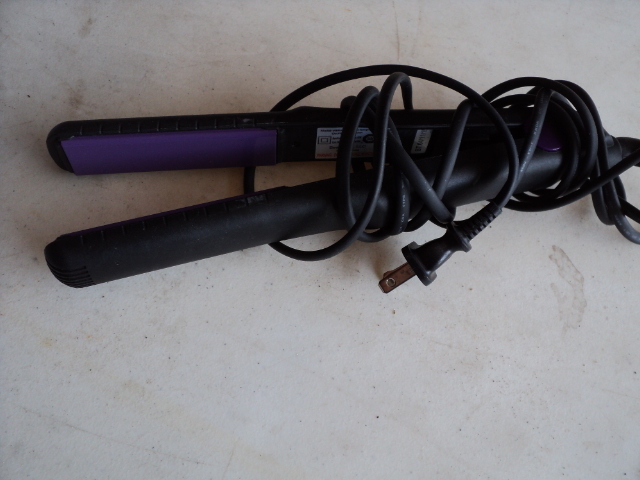 lot 15 image: Vibrastrait Oscillating Iron - reta...