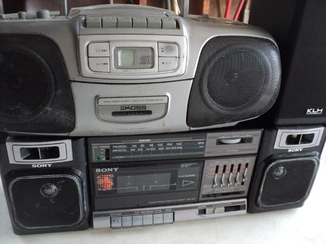 lot 49 image: 2 Sony and Koss...