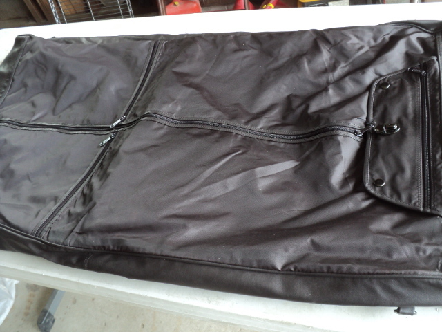 lot 61 image: new travel bag...
