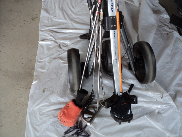 lot 66 image: PC-90 3 wheel push golf cart, 4 clu...
