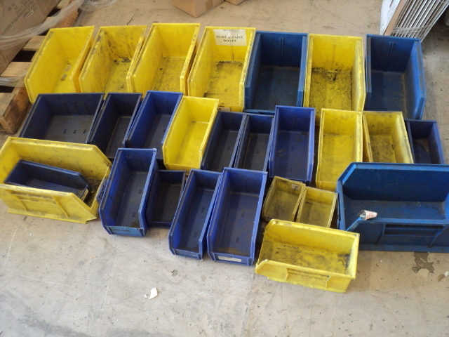 lot 122 image: storage plastic bins...