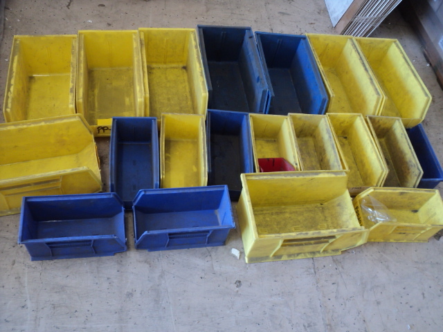 lot 123 image: storage plastic bins...