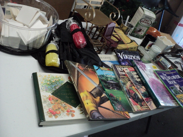 lot 170 image: miscellaneous vintage lot...