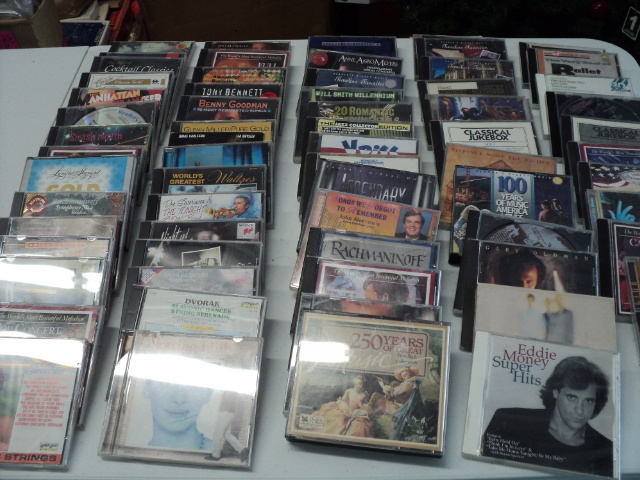 lot 173 image: 70 CDs of variety of music and CD ...