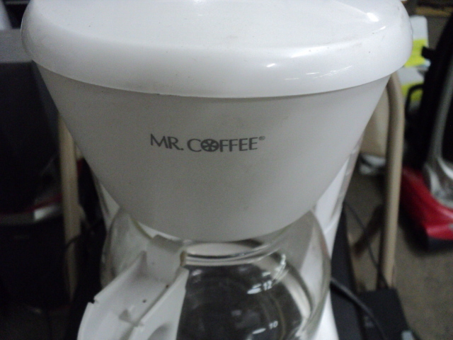 lot 210 image: Mr. Coffee, food saver, Krups...