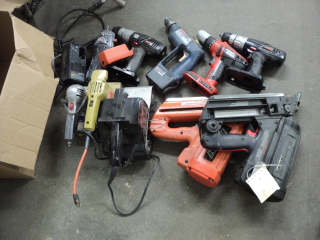 lot 222 image: tools - untested...