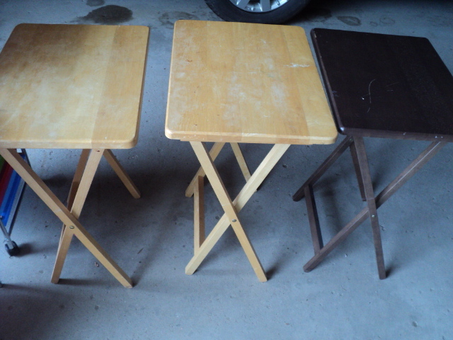 lot 236 image: 3 wood T.V. trays...