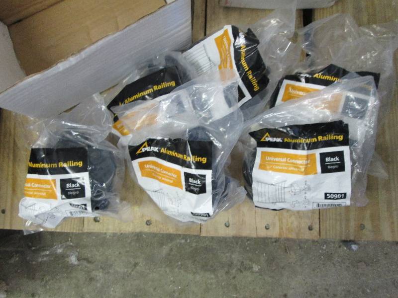 Lot of 6 Peak Aluminum Railing Blac...