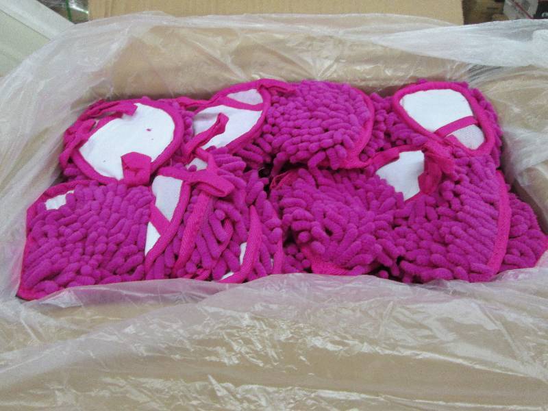 Case of 200 Pink Fizzy Fuzzy Duster...