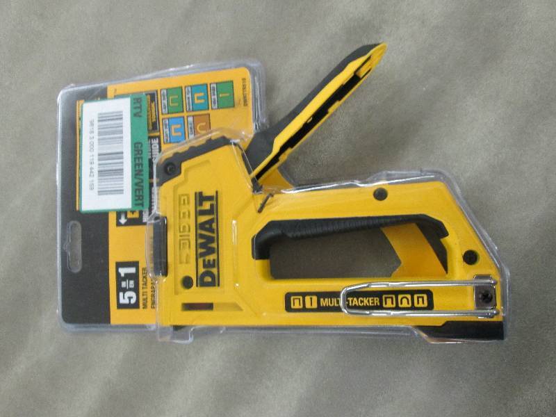 Dewalt 5 in 1 Multi-Tacker Stapler ...