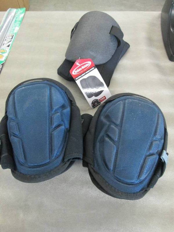Lot of 2 Sets gell Knee pads plus 2...