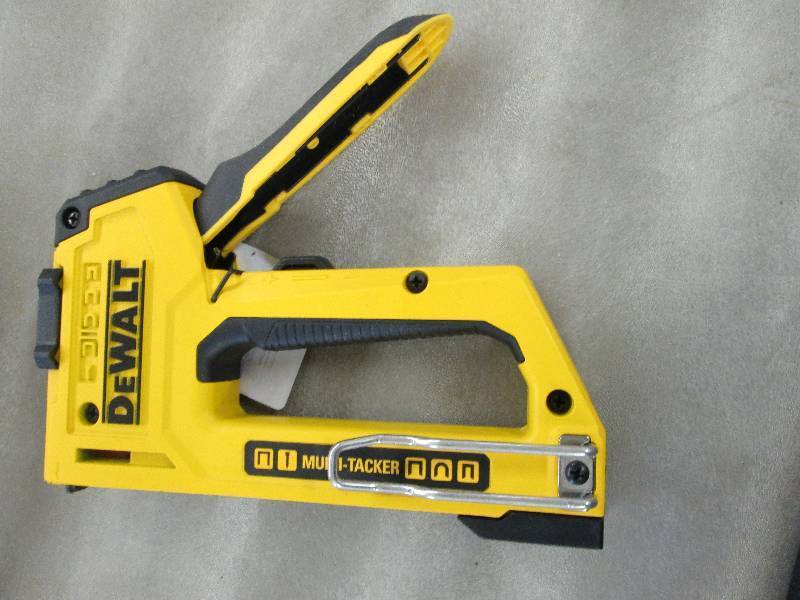 Dewalt 5 in 1 Multi-Tacker Stapler ...