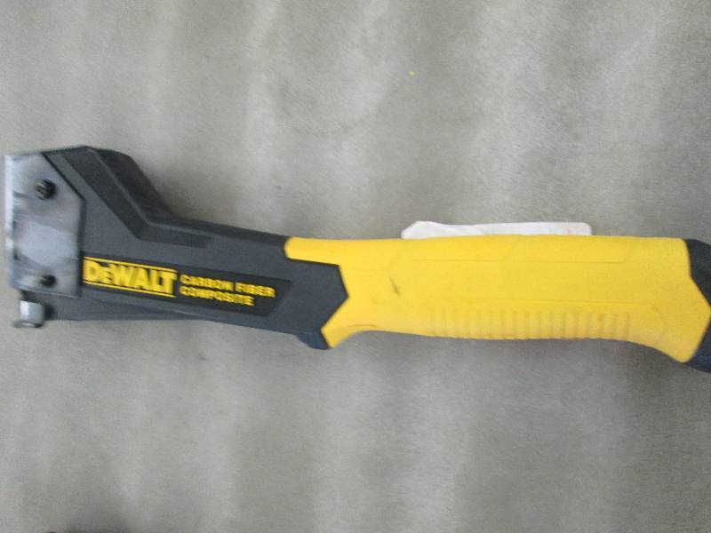 Dewalt Carbon Fiber Composite Hamme...