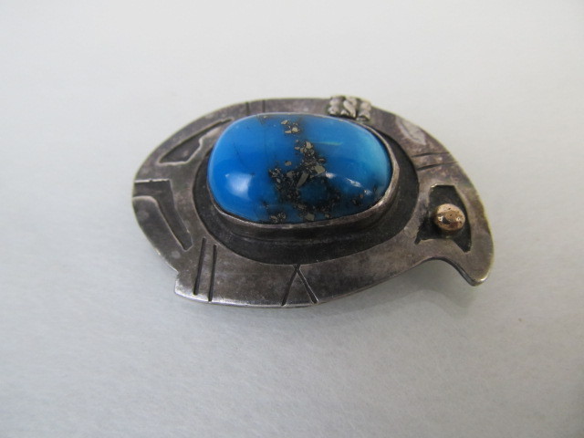 lot 66 image: Vintage Signed Sterling Silver & 14K Gold Cecil Sanders Navajo Brooch Pin