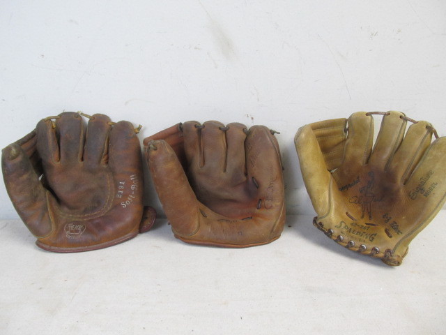 lot 80 image: Group of Old Vintage Leather Baseball Gloves - 2 Signature Models