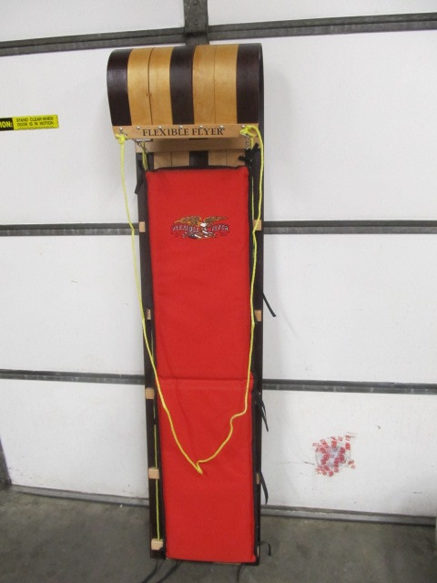 lot 81 image: NICE Vintage Style FLEXIBLE FLYER Wooden Toboggan 
