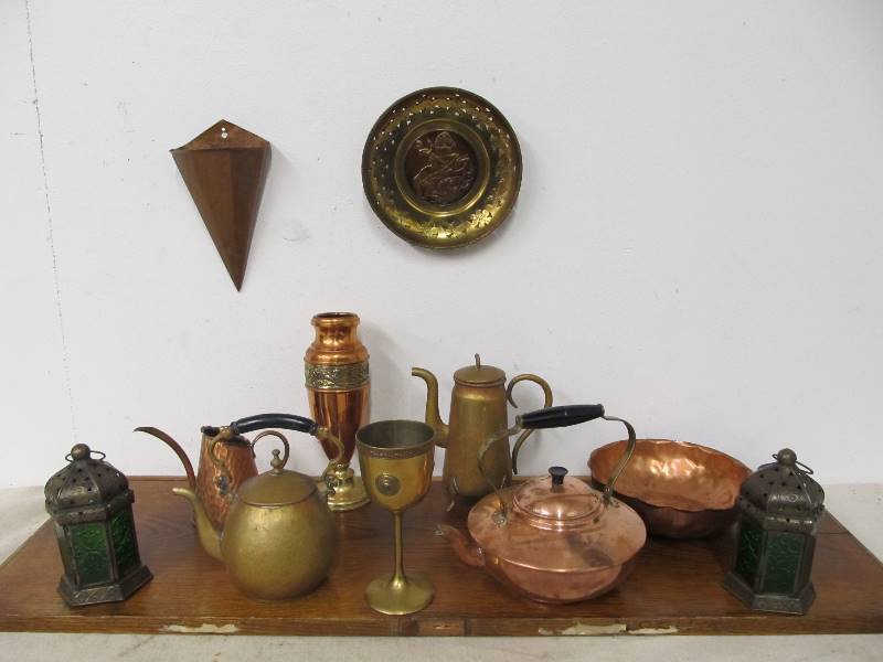 lot 113 image: Large Lot of Vintage etc Copper & Brass Items