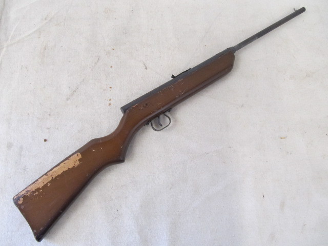 lot 140 image: Nice Working Vintage CROSSMAN Slide-Action Air Rifle