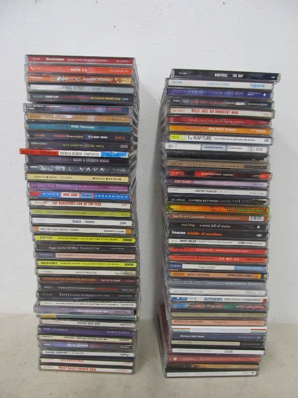 lot 186 image: Large Lot of Mixed Genre CDs