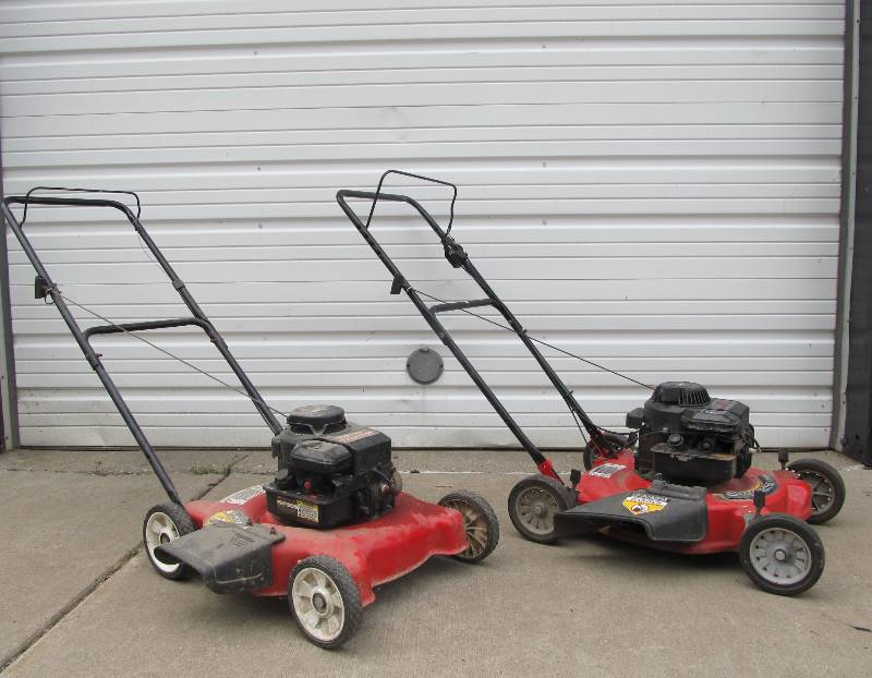 lot 194 image: Lot of 2 Lawnmowers