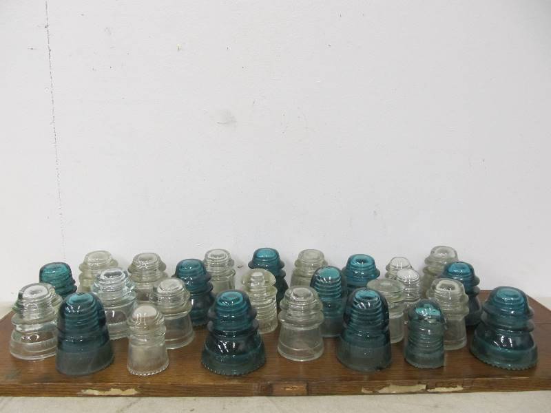 lot 200 image: Lot of Antique Glass Insulators