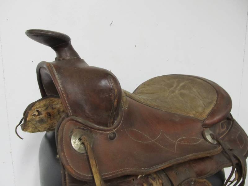 lot 118 image: Vintage Western Leather Saddle