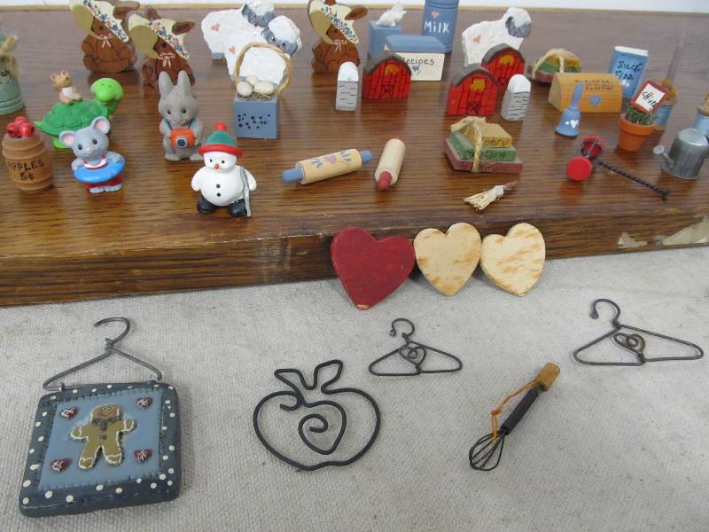 lot 132 image: Vintage Doll FurnitureMiniatures