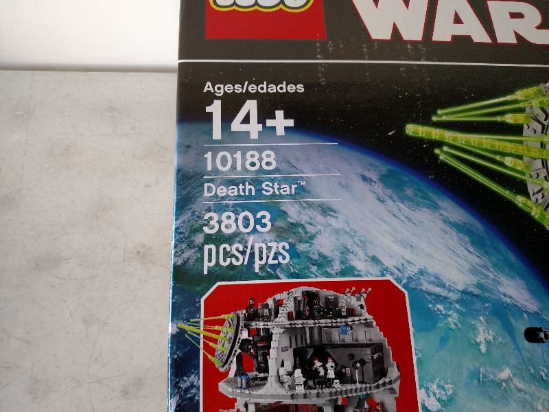 lot 2 image: Legos Star Wars 10188 Death Star, 3...