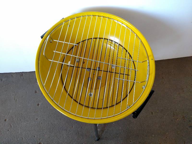 lot 28 image: Malibu Rum 18 Charcoal Grill...