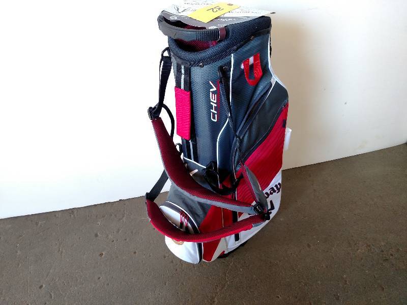 lot 32 image: Calloway Chev Golf Bag...