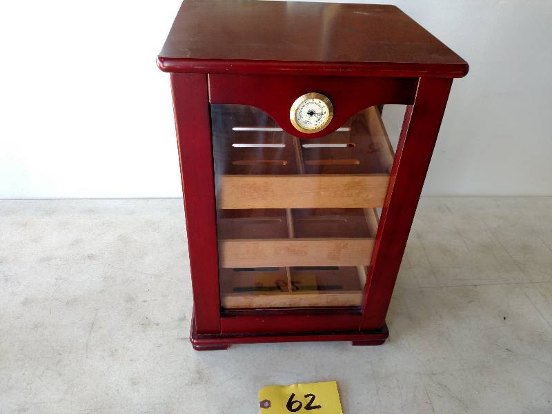 lot 62 image: Cigar Display Case with Door Seal &...