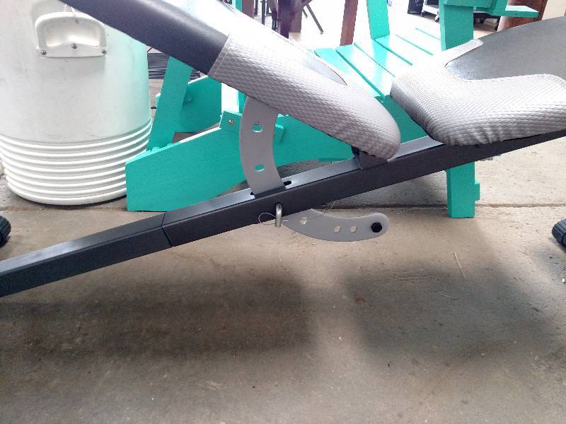 lot 99 image: Golds Gym XR 5.9 Bench, Appears Ne...