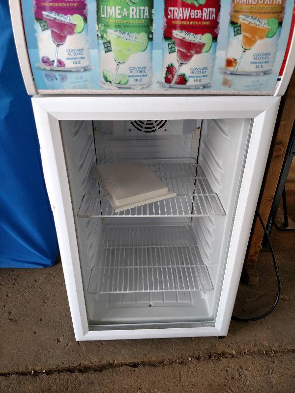 lot 107 image: Lime-A-Rita Display Cooler, Works...