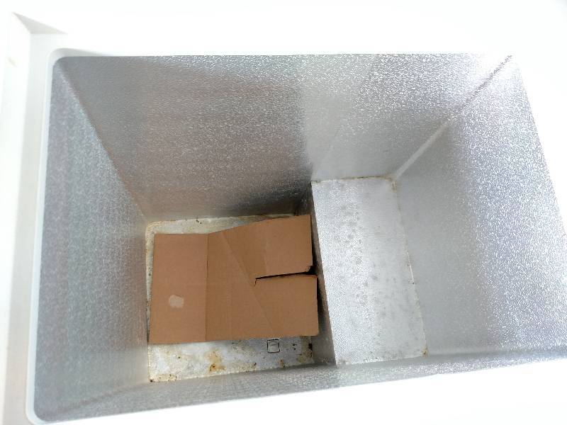 lot 108 image: GE Chest Freezer, Works...